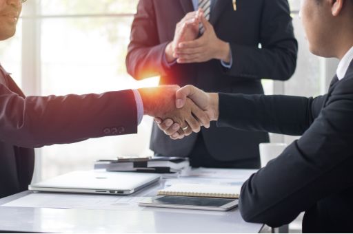 Zkratky, které musíte znát v business angličtině